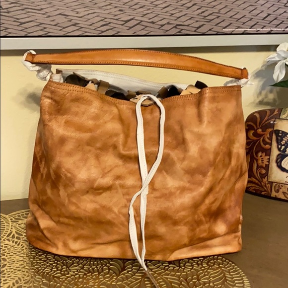 Genuine leather Tan shoulder bag - Picture 2 of 7